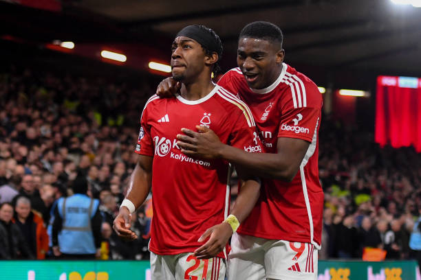 身体对抗著 身体对抗著